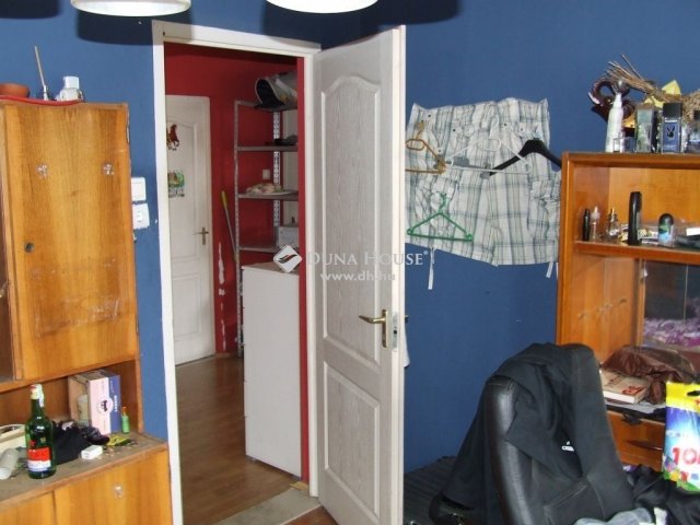 Eladó családi ház, Esztergomban 119.9 M Ft, 7 szobás