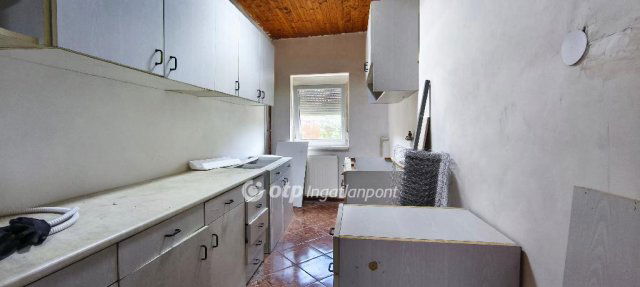 Eladó családi ház, Újszászon 15.9 M Ft, 3 szobás