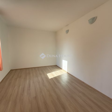 Eladó nyaraló, Abádszalókban 44 M Ft, 3 szobás