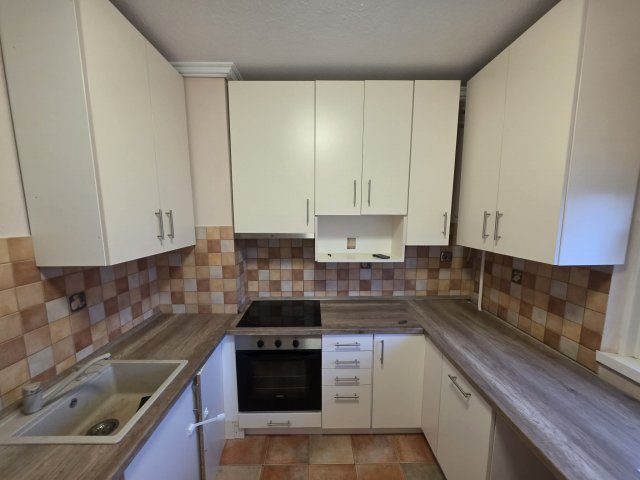 Eladó panellakás, Szegeden, Körtöltés utcában 58.9 M Ft