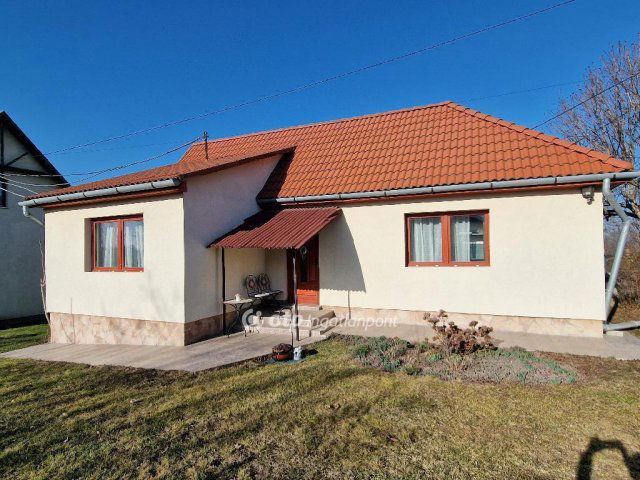 Eladó családi ház, Miskolcon 59.5 M Ft, 4+2 szobás