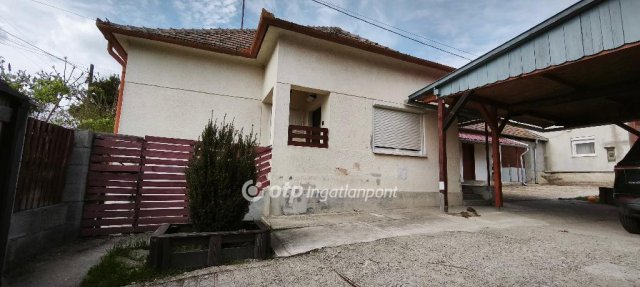 Eladó családi ház, Kartalon 89 M Ft, 7 szobás