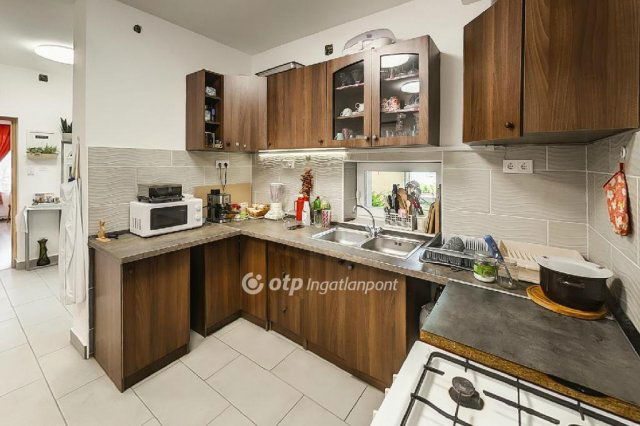 Eladó családi ház, Sóskúton 70.9 M Ft, 3 szobás