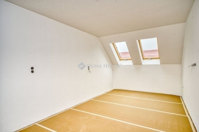 Eladó ikerház, Budapesten, XVIII. kerületben 135.5 M Ft, 5 szobás