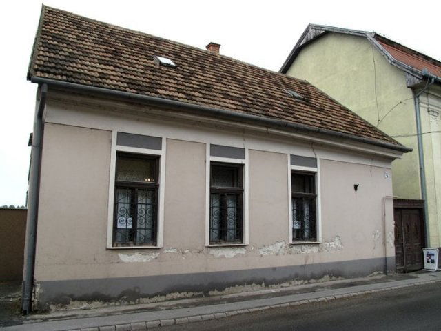 Eladó családi ház, Ráckevén 85 M Ft, 6 szobás