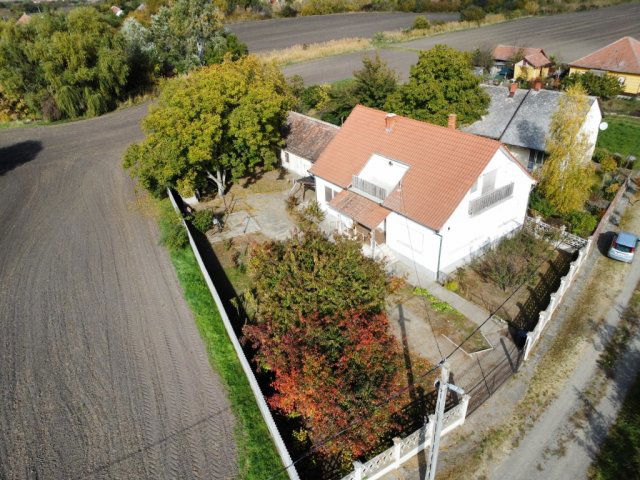 Eladó családi ház, Átányon 24.9 M Ft, 4 szobás