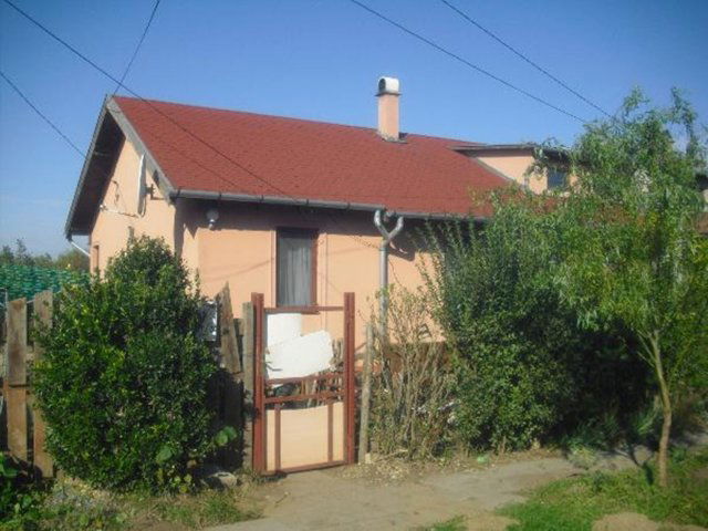 Eladó családi ház, Debrecenben 30 M Ft, 3+1 szobás