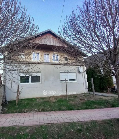 Eladó családi ház, Dunaszentbenedeken 22 M Ft, 2+1 szobás