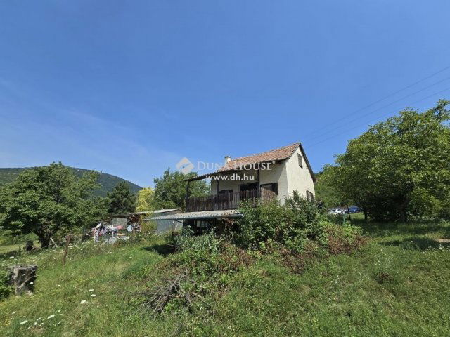 Eladó nyaraló, Pilisszántón 34.5 M Ft, 2 szobás