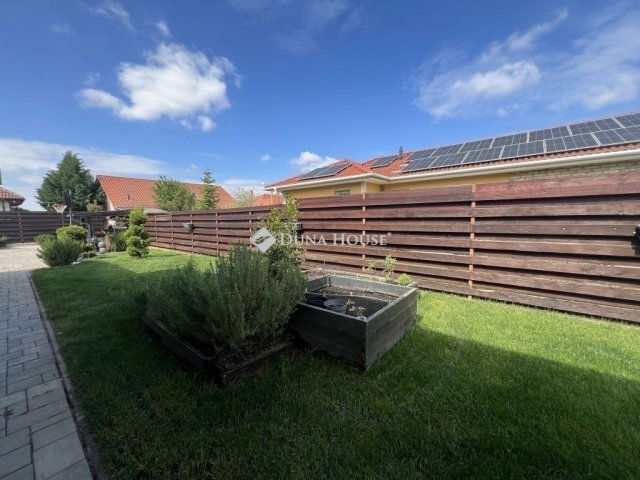 Eladó családi ház, Szegeden 280 M Ft, 4+1 szobás