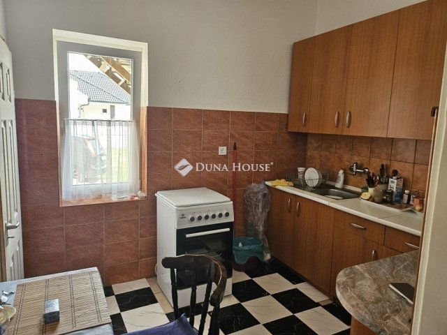 Eladó téglalakás, Vecsésen 68 M Ft, 2 szobás