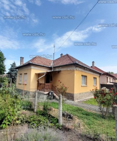 Eladó családi ház, Szentendrén 109 M Ft, 2 szobás