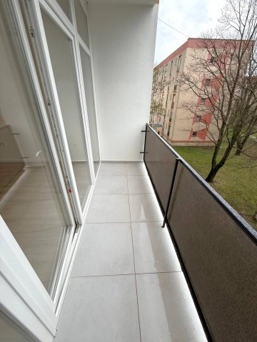 Eladó téglalakás, Pécsett 56.5 M Ft, 2 szobás