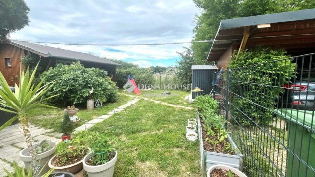 Eladó hotel, Egyházasrádócon 230 M Ft, 8 szobás