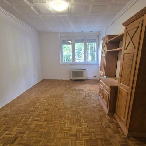 Eladó téglalakás, Kecskeméten 41.9 M Ft, 2 szobás