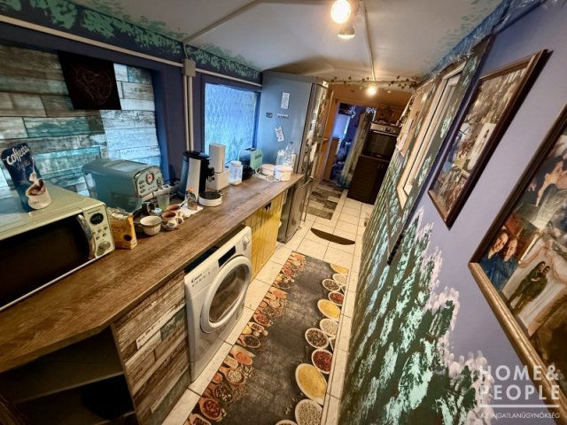 Eladó családi ház, Röszkén 65.99 M Ft, 5+2 szobás