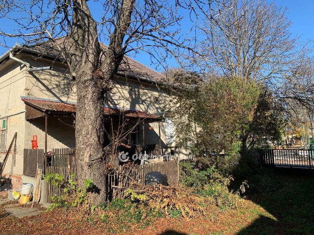 Eladó családi ház, Túrkevén 8.9 M Ft, 1+1 szobás