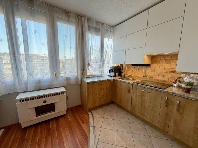 Eladó téglalakás, Vácon 64.9 M Ft, 2 szobás