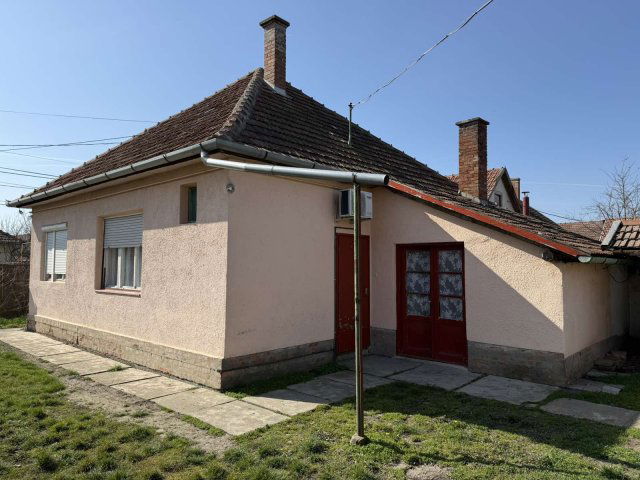 Eladó családi ház, Gyulán 25.9 M Ft, 2+2 szobás