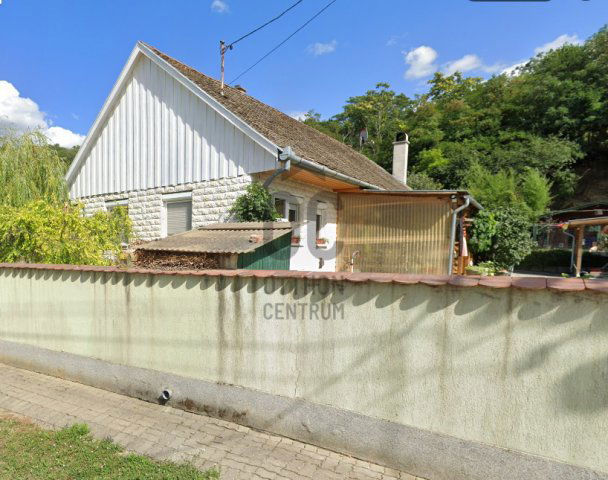 Eladó családi ház, Kakasdon 40 M Ft, 2 szobás