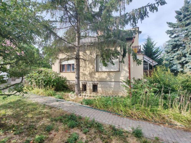 Eladó családi ház, Zsámbékon 140 M Ft, 7+1 szobás