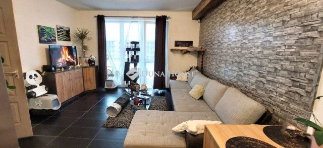 Eladó téglalakás, Győrött 62 M Ft, 2 szobás