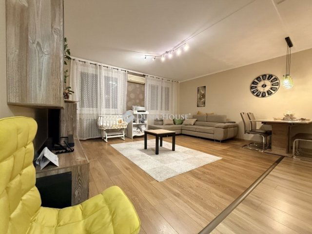 Eladó panellakás, Kecskeméten 53.9 M Ft, 2 szobás