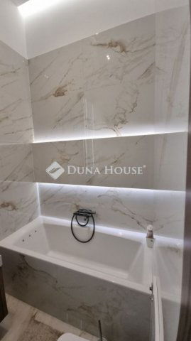 Eladó téglalakás, Budapesten, V. kerületben 224.9 M Ft, 3 szobás