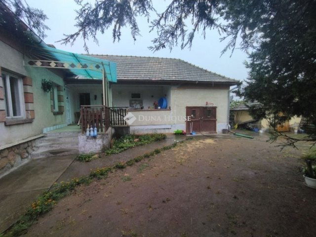 Eladó családi ház, Tápiószentmártonon 40 M Ft, 2 szobás