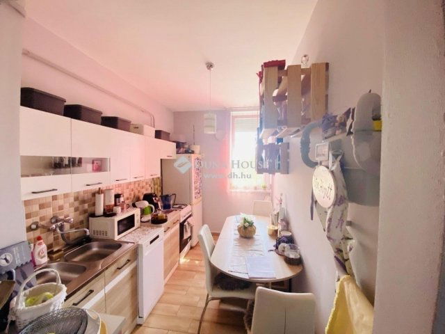 Eladó téglalakás, Nagykanizsán 27.5 M Ft, 2 szobás