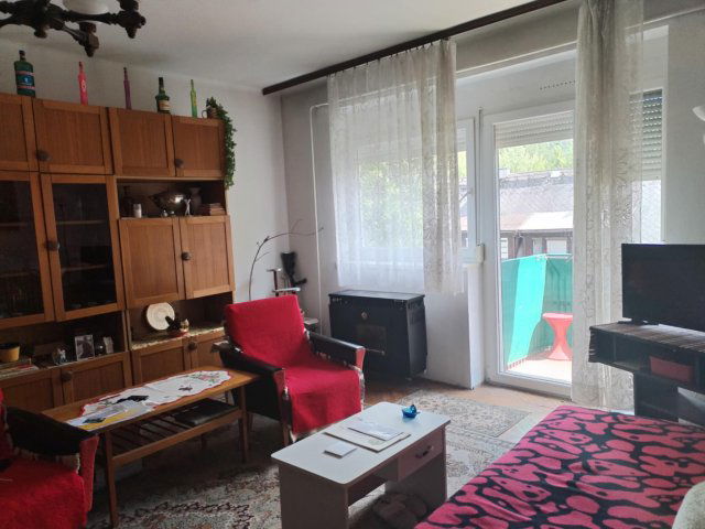 Eladó téglalakás, Salgótarjánban 12 M Ft, 2 szobás