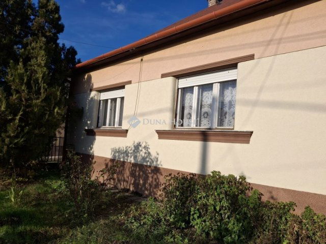 Eladó családi ház, Alcsútdobozon 53 M Ft, 3 szobás