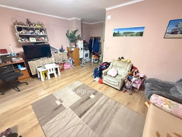 Eladó sorház, Tiszakécskén 42 M Ft, 3 szobás