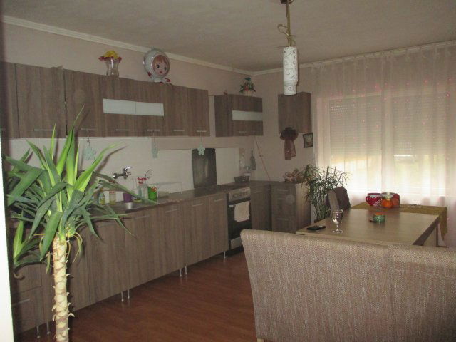 Eladó ikerház, Orosházán 22 M Ft, 2 szobás