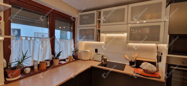 Eladó családi ház, Győrött 100 M Ft, 3 szobás