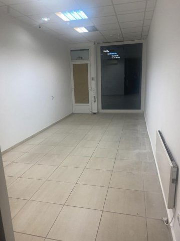 Kiadó üzlethelyiség, Komáromban 150 E Ft / hó