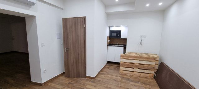 Eladó üzlethelyiség, Budapesten, IX. kerületben, Mester utcában