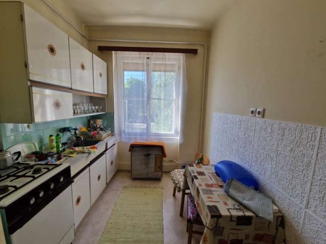 Eladó téglalakás, Kaposváron 39 M Ft, 2 szobás