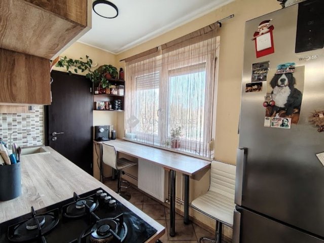 Eladó panellakás, Békéscsabán, Tinódi utcában 34.5 M Ft