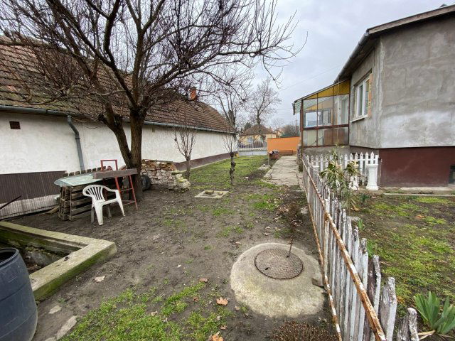 Eladó téglalakás, Kiskunhalason 29.9 M Ft, 2 szobás