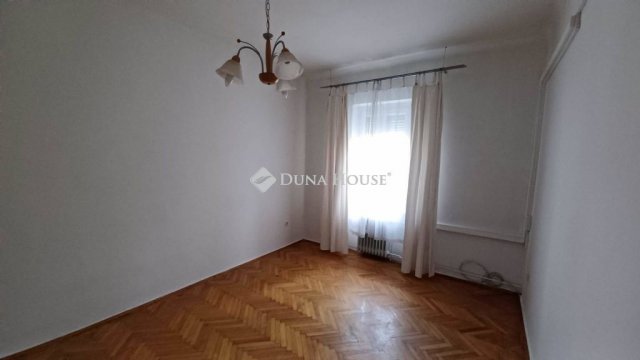 Kiadó téglalakás, albérlet, Pécsett 170 E Ft / hó, 2+1 szobás