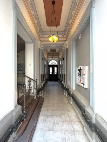 Eladó téglalakás, Budapesten, VI. kerületben 79 M Ft, 2 szobás