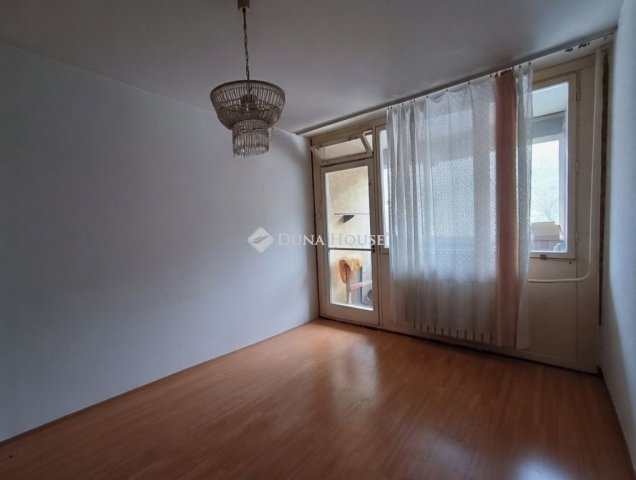 Eladó panellakás, Budapesten, III. kerületben 76.8 M Ft, 3 szobás