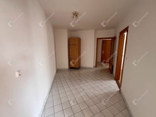 Kiadó téglalakás, albérlet, Sopronban 240 E Ft / hó, 3 szobás