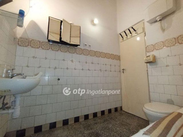 Eladó téglalakás, Gyöngyösön 28.5 M Ft, 1+1 szobás