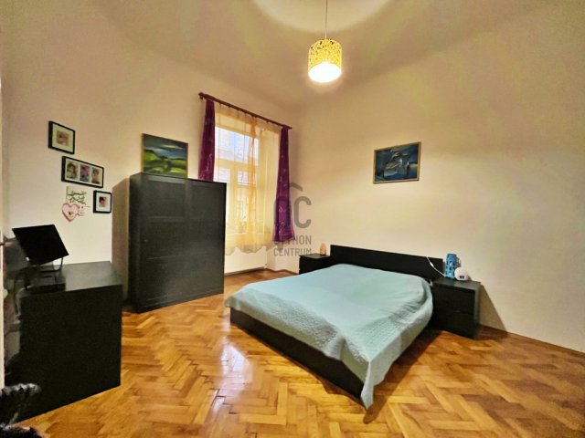 Eladó téglalakás, Budapesten, VI. kerületben 105 M Ft, 3 szobás