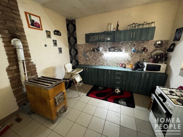 Eladó családi ház, Hódmezővásárhelyen 20 M Ft, 4 szobás