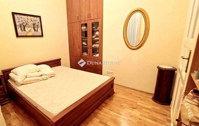 Eladó téglalakás, Budapesten, VII. kerületben 87.5 M Ft