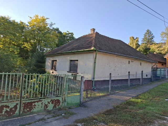 Eladó családi ház, Úrin 38.9 M Ft, 3+1 szobás
