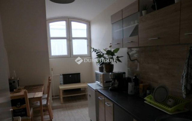 Eladó ipari ingatlan, Budapesten, XIV. kerületben 1500 M Ft